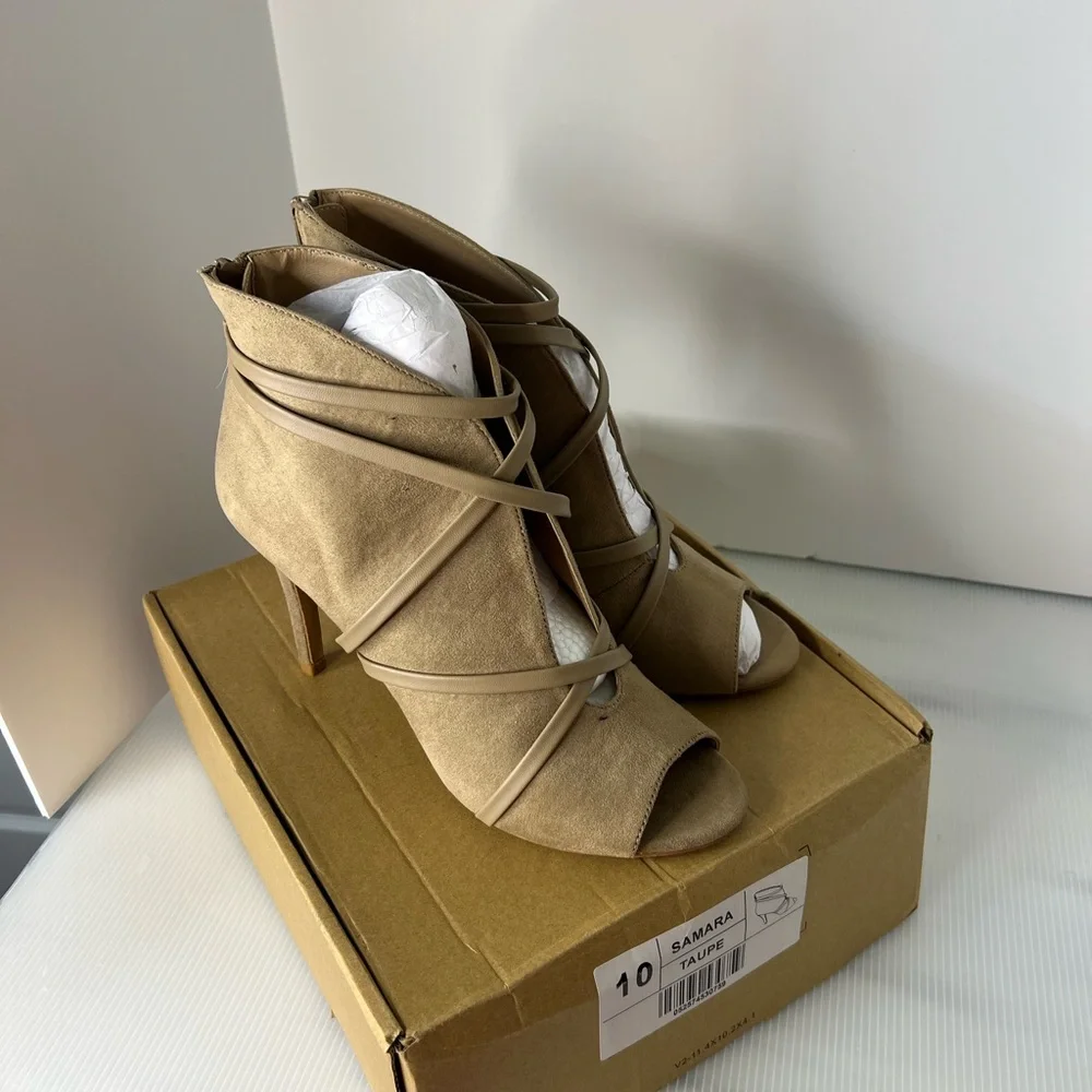 Journee collection taupe‎ samara peep toe stiletto size 10